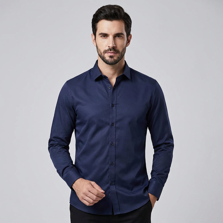 Strak, donkerblauw heren overhemd, strijkvrij met stretch, ideaal voor zakelijke en casual looks.