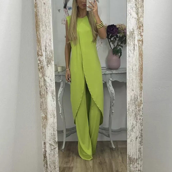 Sylvia tweedelige damesoutfit, elegante top en uitlopende broek, comfortabel en geschikt voor elke gelegenheid.