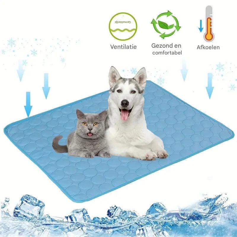 Verkoelende koelmat voor honden en katten, ideaal tegen zomerse hitte, biedt comfort voor huisdieren.