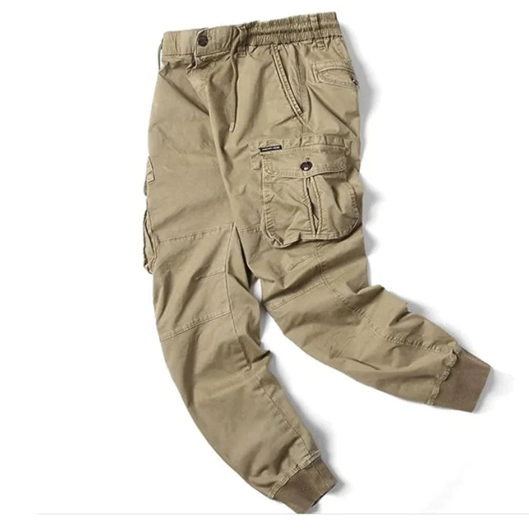 "Tactical cargo broek heren, duurzaam katoen, multifunctionele zakken, stoere streetwear stijl, comfortabele pasvorm."