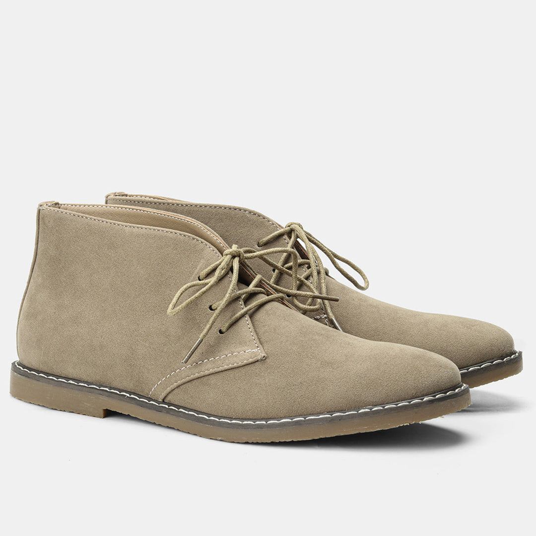 Tijdloze heren desert boots van hoogwaardig leer met vintage stijl en antislip zool, geschikt voor elke gelegenheid.