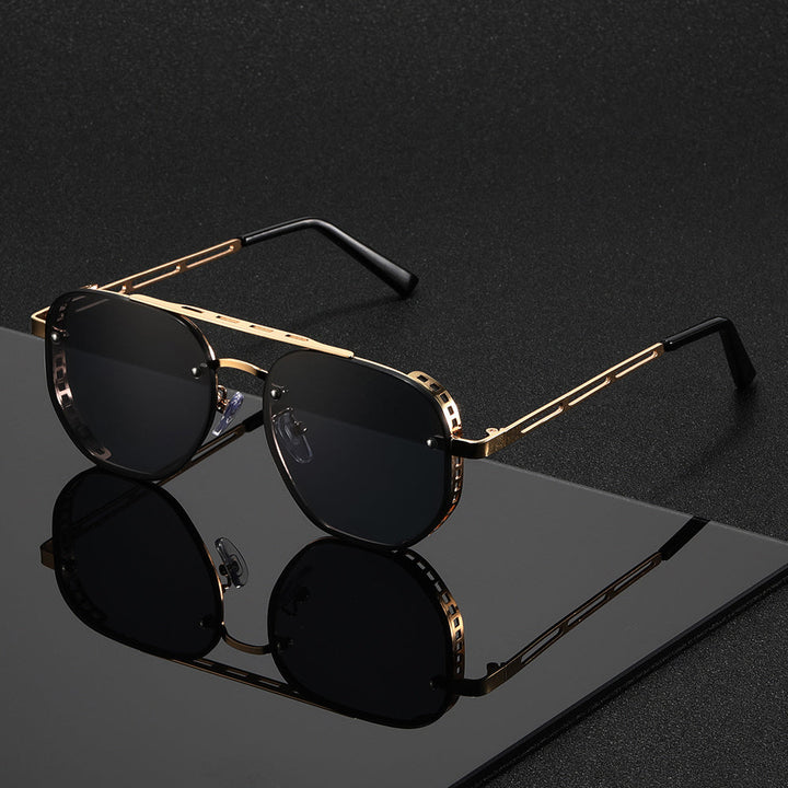 Tijdloze stijl met de LunaShade zonnebril. Rond design, UV-bescherming voor heren en dames.