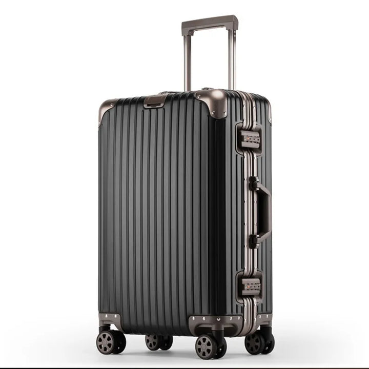 Luxe Tirana reiskoffer van aluminium, perfect voor vakantie of zakenreis, inclusief bagage.