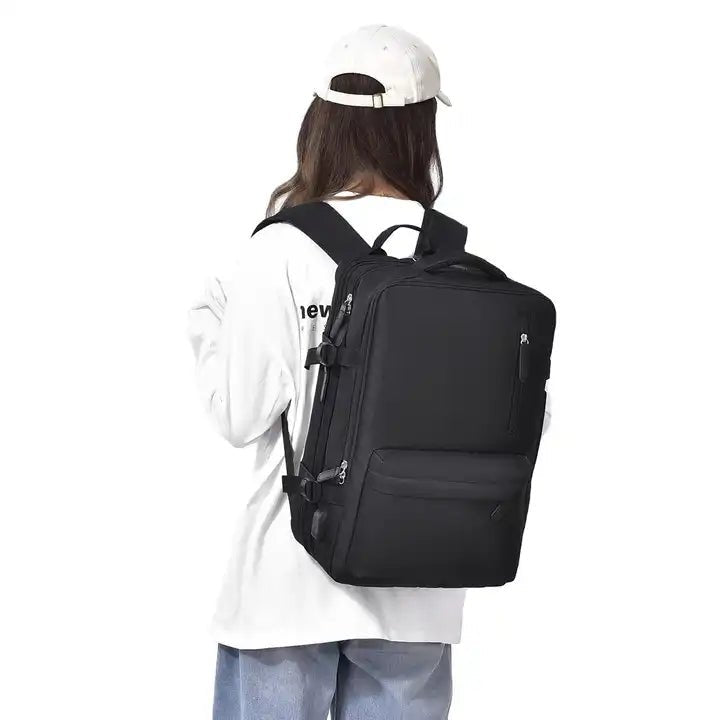Duurzame TrailSafe Pro backpack materiaal, bestand tegen ruige omstandigheden & lange reizen.