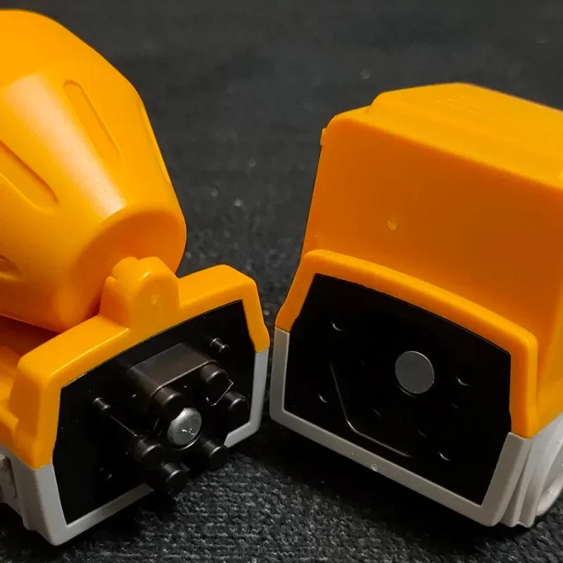 "Transformeerbaar speelgoed: MagnaMix™ graafmachine & mixer, kleurrijke set stimuleert creativiteit en spelplezier."