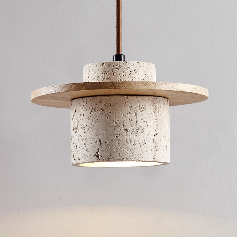 Travertin hanglamp, elegante plafondverlichting met natuurlijke travertin en hout, modern design voor warme sfeerverlichting.