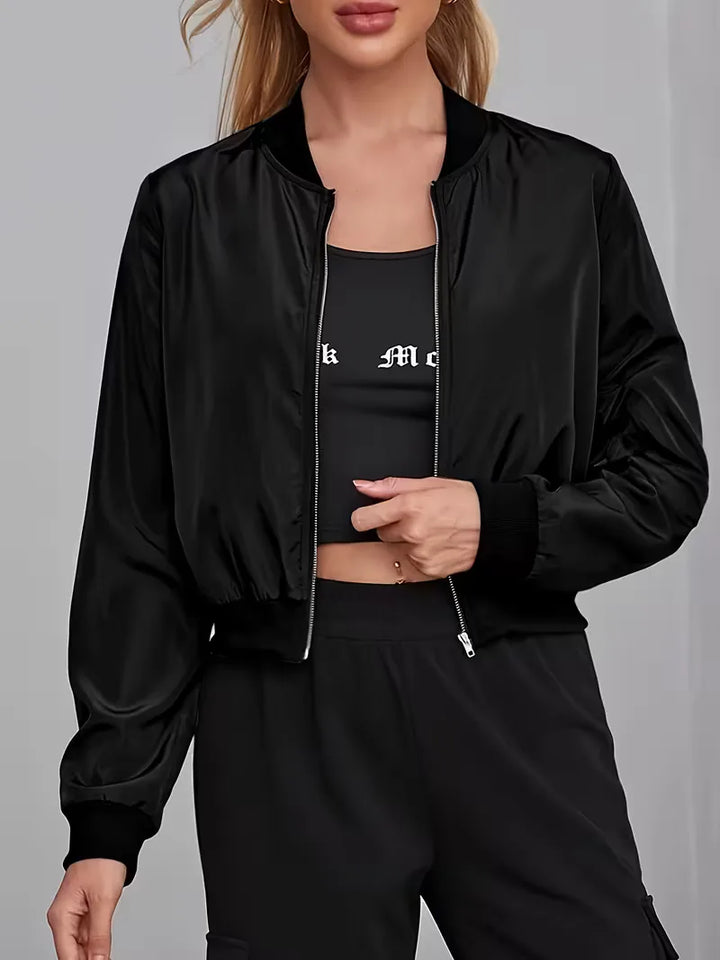 Warme herfstjas: dames bomberjack met ribgebreide boorden. Comfortabele en trendy buitenkleding.