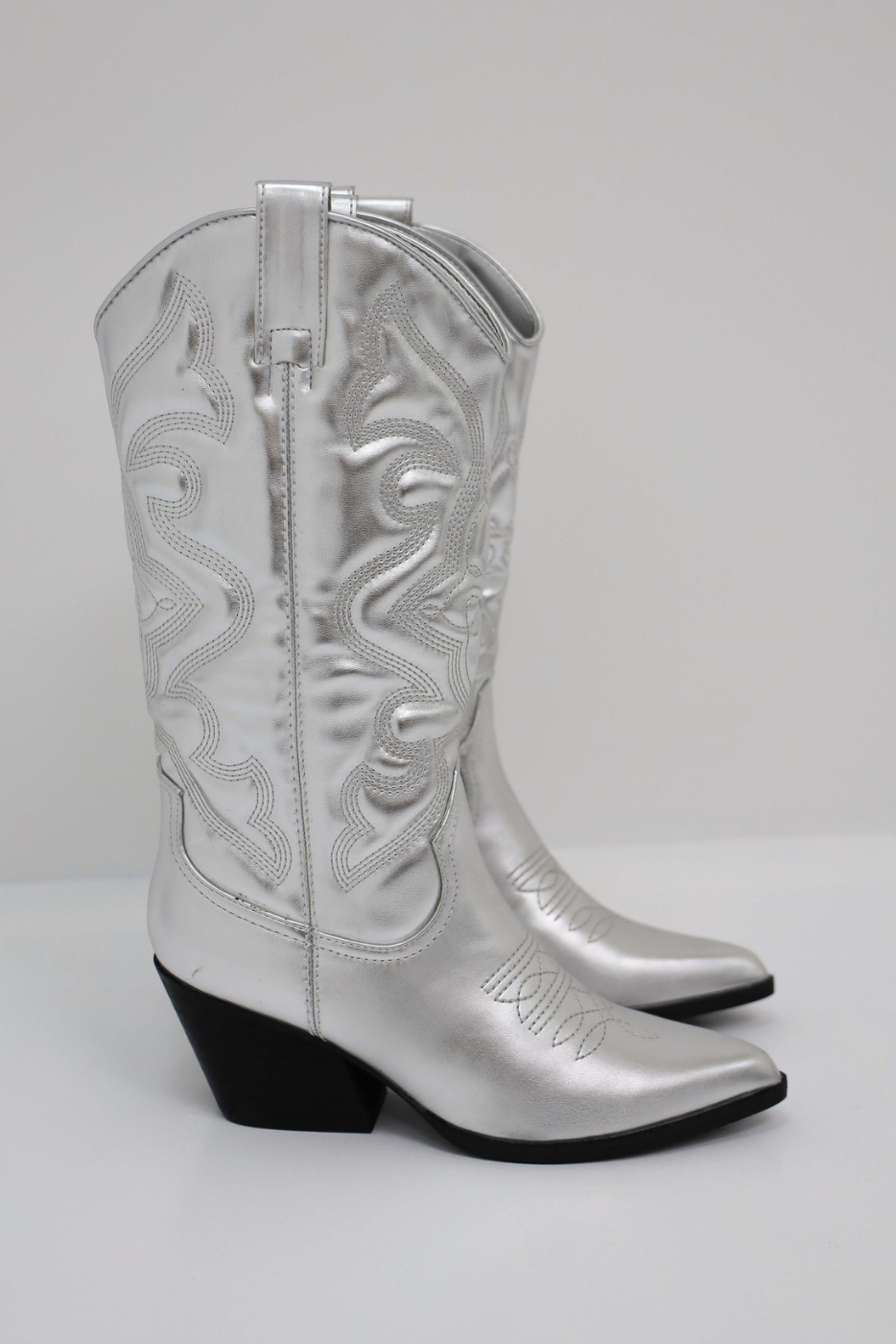 Stijlvolle dames hoge cowboylaarzen, perfect voor een trendy en modieuze look.