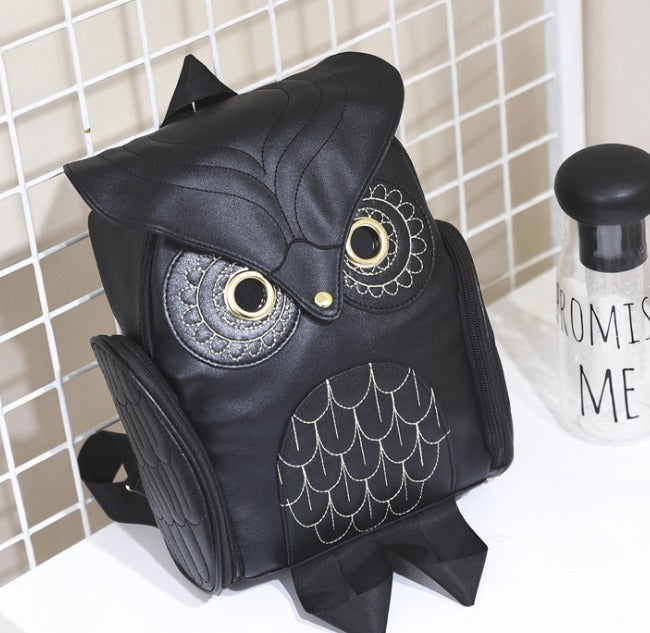 Preppy damesrugzak van PU leer met vrolijke uilenprint. Perfecte schooltas of trendy accessoire.