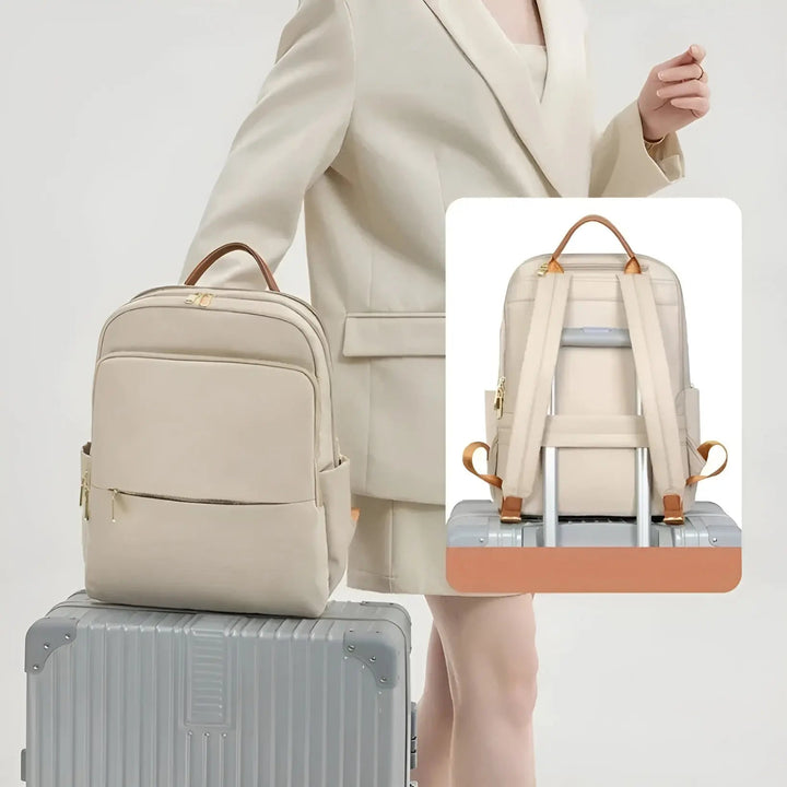 Roze trendy damesrugzak Sophia, waterdicht en ruim, geschikt voor school, werk of casual uitjes.