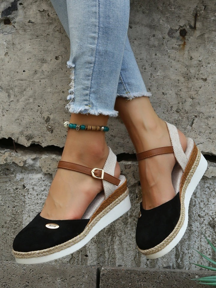 "Trendy orthopedische sandalen in bruin met duurzaam design en comfortabel voetbed voor dames, perfect voor elke stijl."