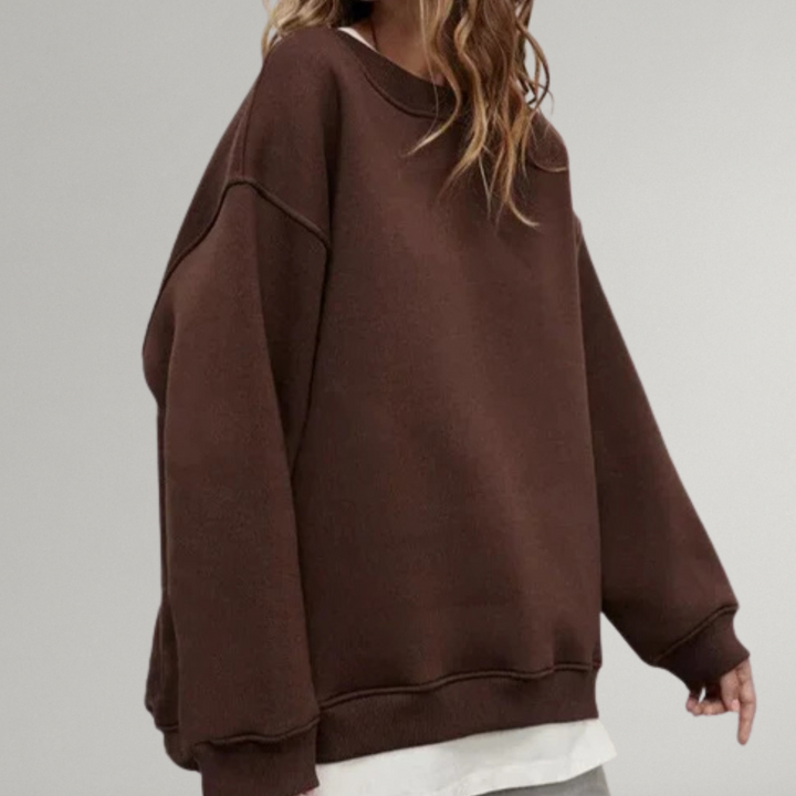Zachte, trendy oversized dames sweater; losse pasvorm en lange mouwen, perfect voor winterse comfort.