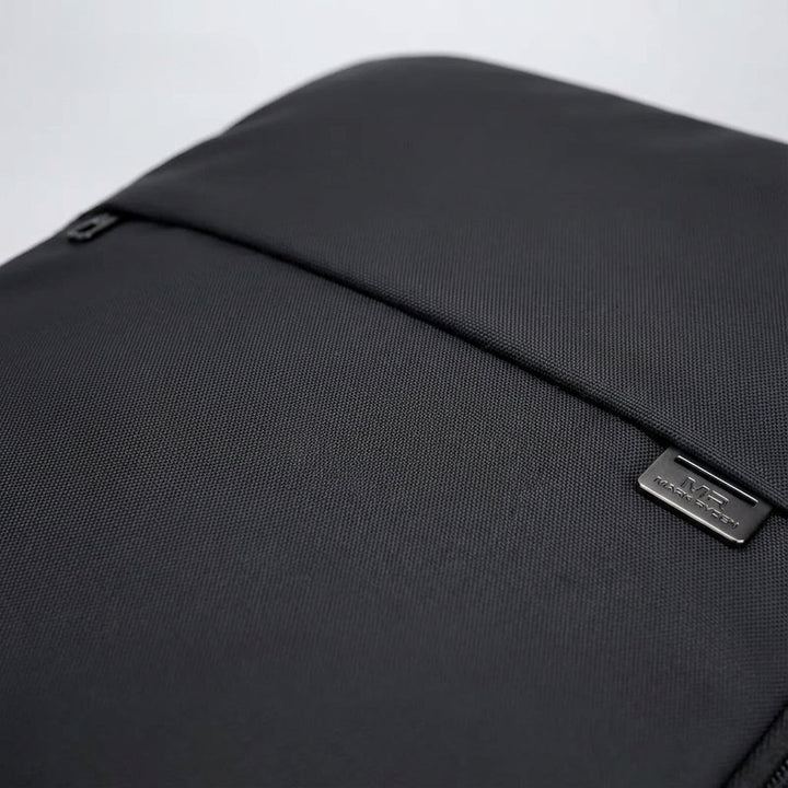 Comfortabele Safepackr unisex reisrugzak met ergonomische schouderbanden en ademende rug, perfect voor lange reizen.