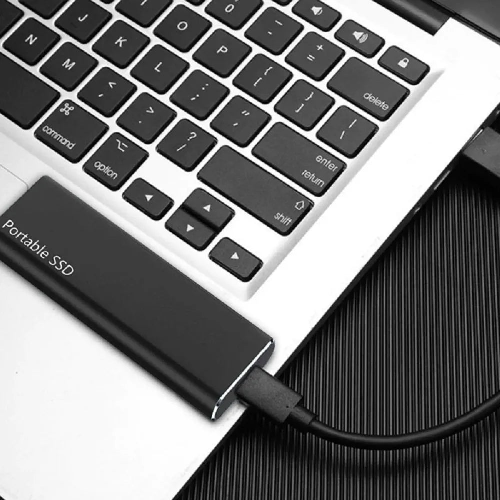 Robuuste 4 TB externe harde schijf USB-C, essentieel computeraccessoire voor betrouwbare data-backup.
