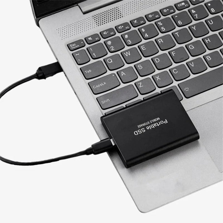 Draagbare externe SSD met USB 3.1, voor bliksemsnelle overdracht van al je bestanden.
