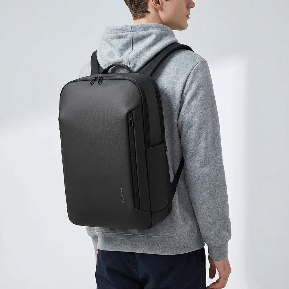 Georganiseerde Transitex laptoprugzak met meerdere vakken, ideaal voor werk, school en reizen.