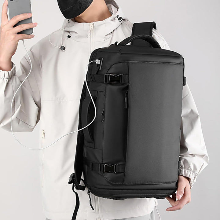 Veelzijdige 15 inch waterdichte reistas/schooltas/werktas met USB-C en zijopening voor al je avonturen.