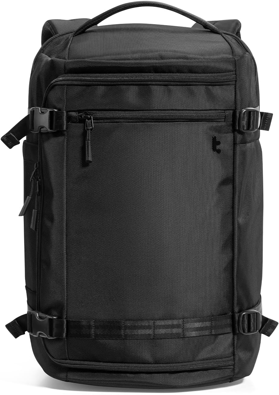Moderne 38L handbagage rugzak met apart laptopvak, perfect voor georganiseerde zakenreizen en weekendtrips.