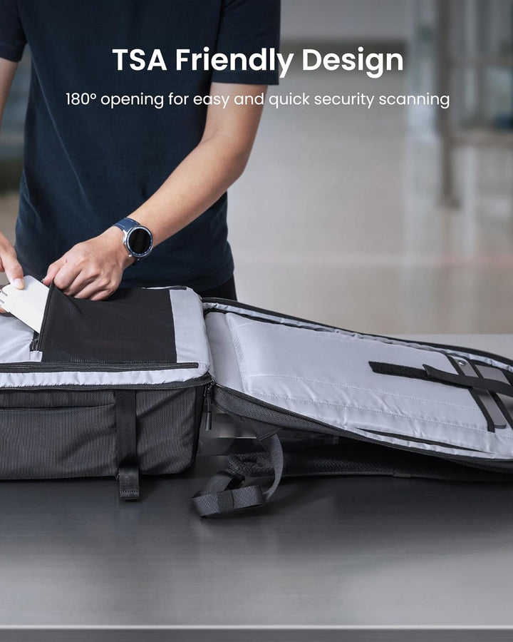 Unisex reisrugzak van 38L op de schouders van een reiziger, klaar voor een vakantie of zakenreis. Comfortabele pasvorm.