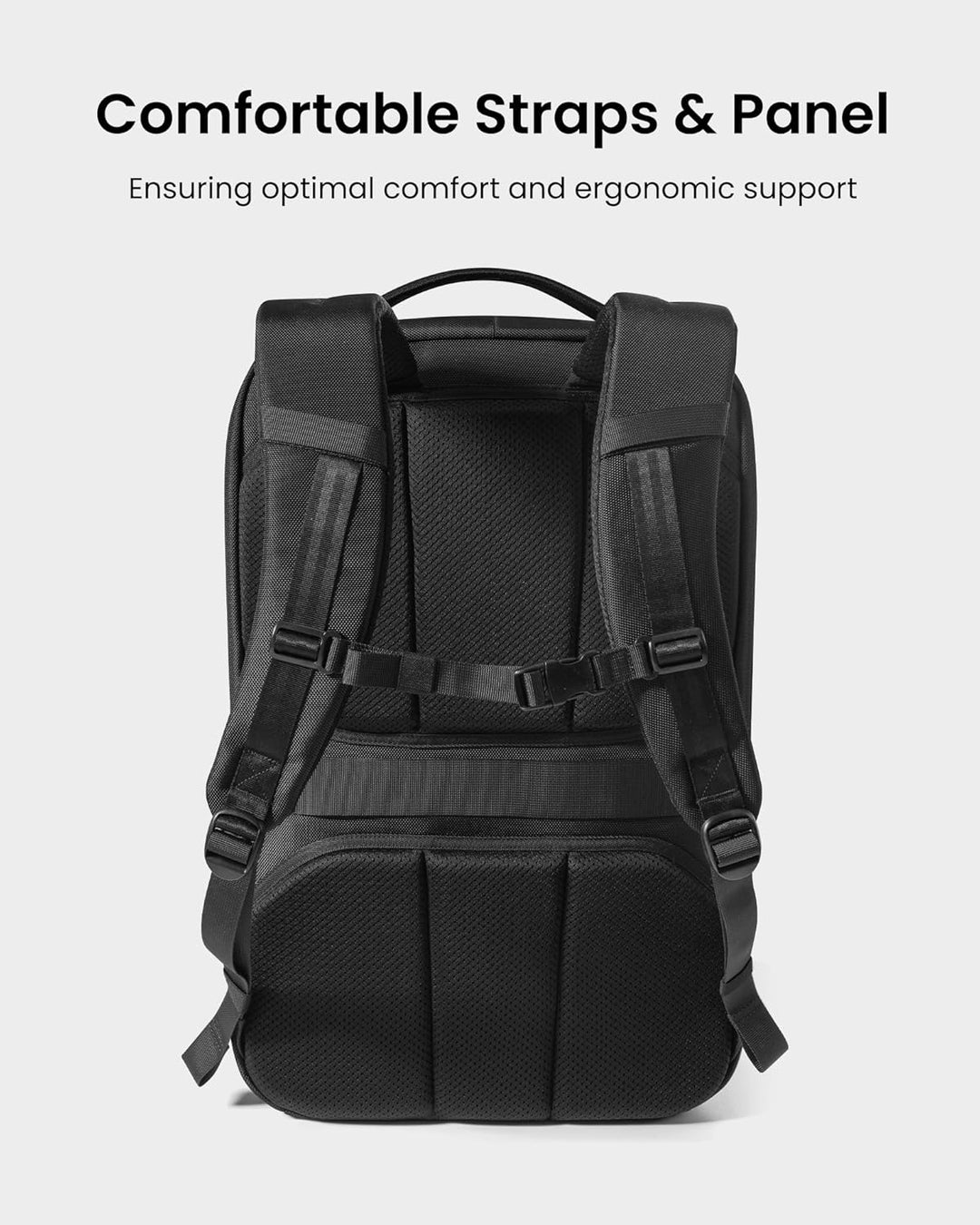 Gevulde 38L reisrugzak met kleding en laptop, klaar voor een weekendtas of langere vakantiereis.