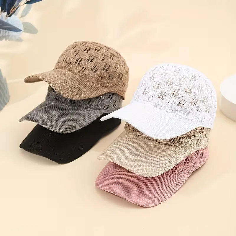 Zijaanzicht van een casual unisex mesh pet, verstelbaar en ademend. Ideaal hoofddeksel voor de zomer.