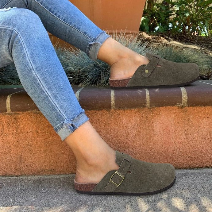 Modieuze Boston instapsandalen, een comfortabele en veelzijdige keuze voor elke outfit.