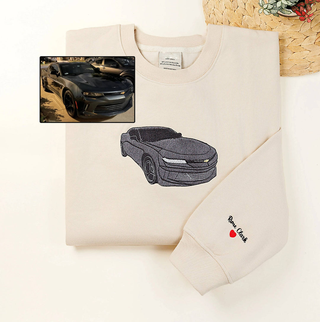 Uniek vaderdag of verjaardagscadeau: een gepersonaliseerde unisex auto hoodie met geborduurde afbeelding.