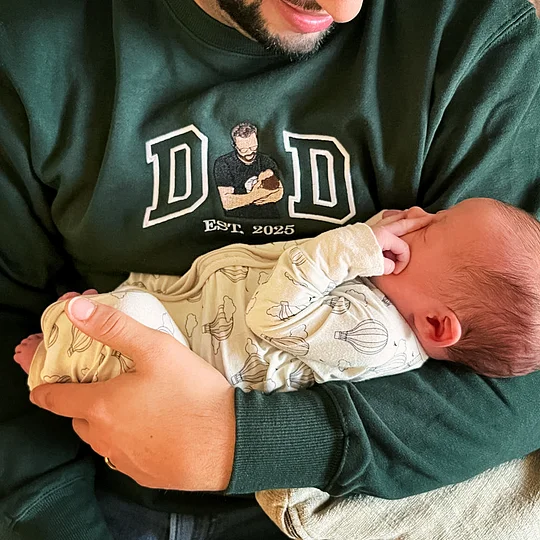 Zwarte unisex hoodie met geprinte persoonlijke foto, ideaal Vaderdag cadeau voor de beste papa.