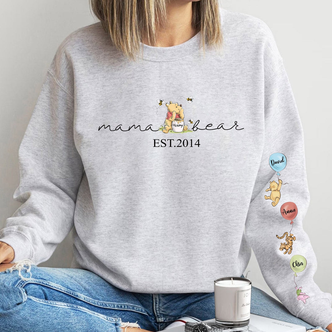 Comfortabele unisex hoodie met unieke personalisatie van namen, ideaal voor een warme en persoonlijke stijl.