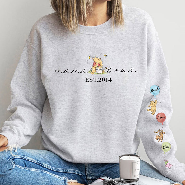 Comfortabele unisex hoodie met unieke personalisatie van namen, ideaal voor een warme en persoonlijke stijl.