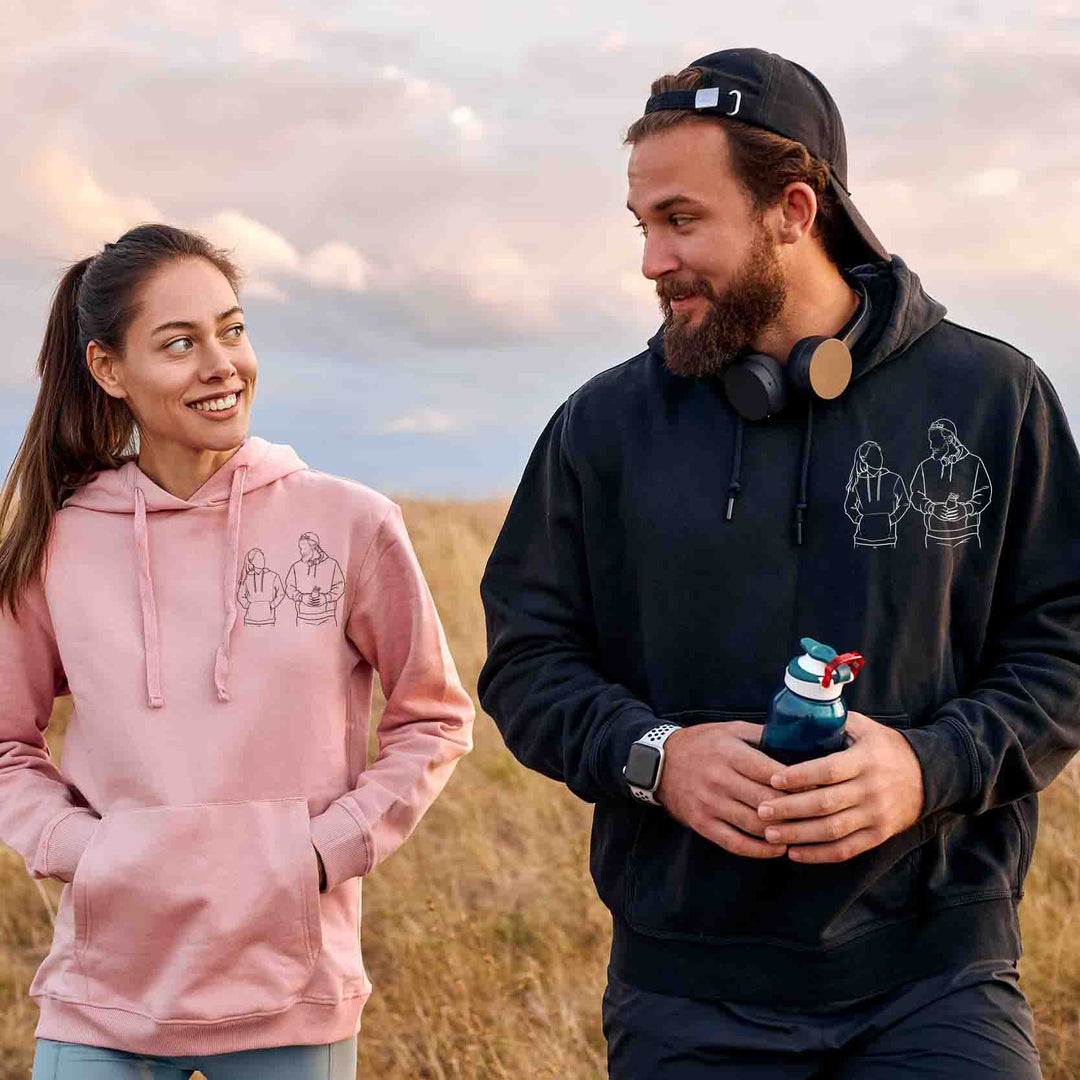 Stijlvolle dames of heren hoodie met gepersonaliseerde foto borduring; een warm en uniek cadeau.