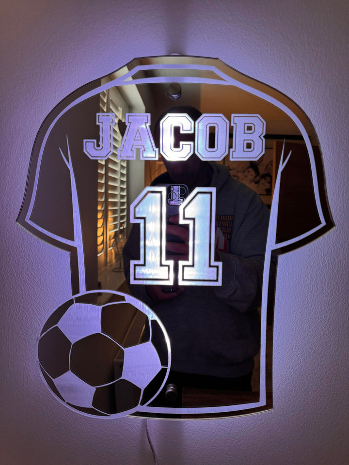 Stijlvolle GoalGleam voetbalshirt spiegel; een must-have uniek geschenk voor sportieve fans en interieurdecoratie.