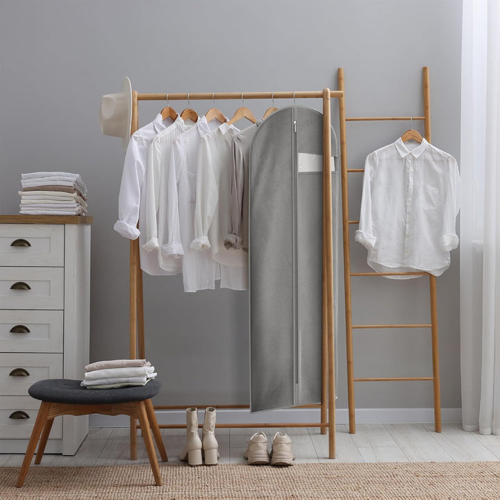 Organiseer je kleding met deze praktische kledingzak, inclusief accessoirevakken.