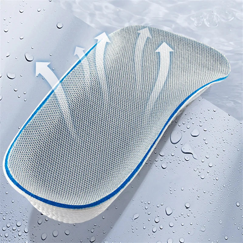 Discreet ontworpen inlegzolen voor schoenen, bieden hoogteverhoging en orthopedische steun voor de voetboog.