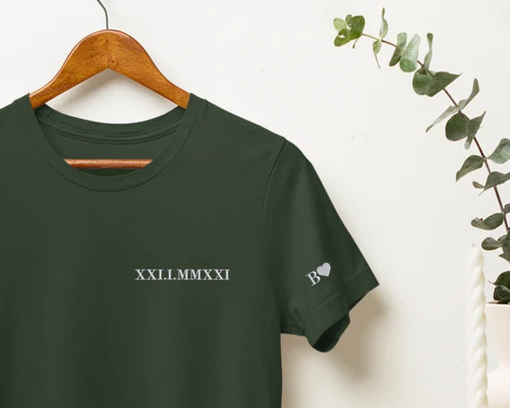 Stijlvolle gepersonaliseerde koppel hoodie. Een uniek liefdesverhaal borduurwerk voor hem en haar.