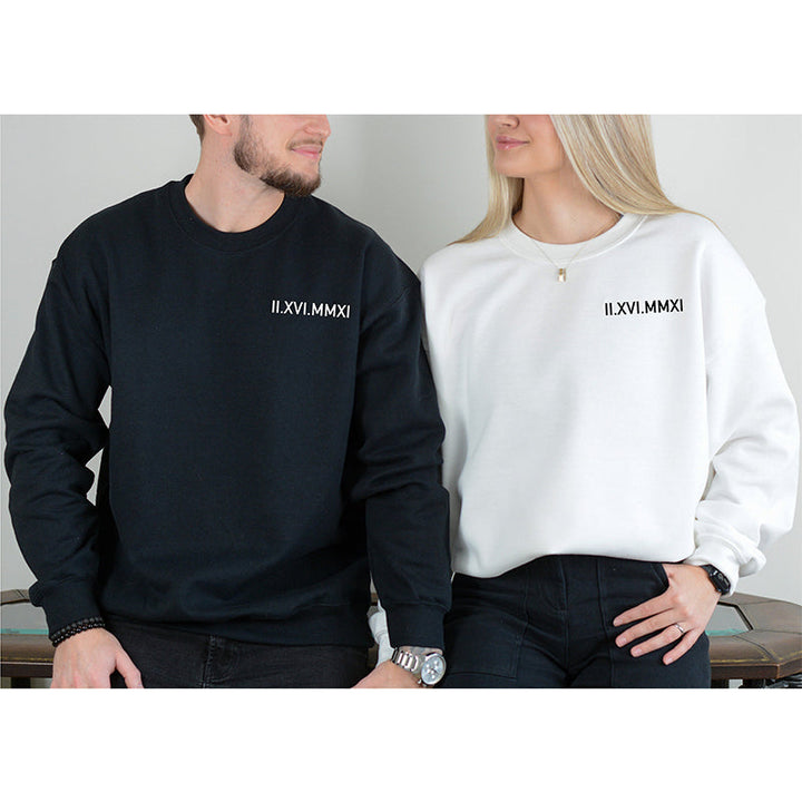 Koppel hoodie met uniek geborduurd liefdesverhaal. Ideale unisex kleding voor herfst en winter.