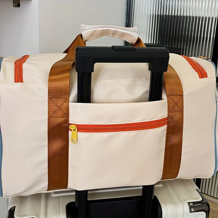 Lege lichtgewicht FlexaBag duffeltas met kleurblokken, toont ruime opbergmogelijkheden voor reizen.