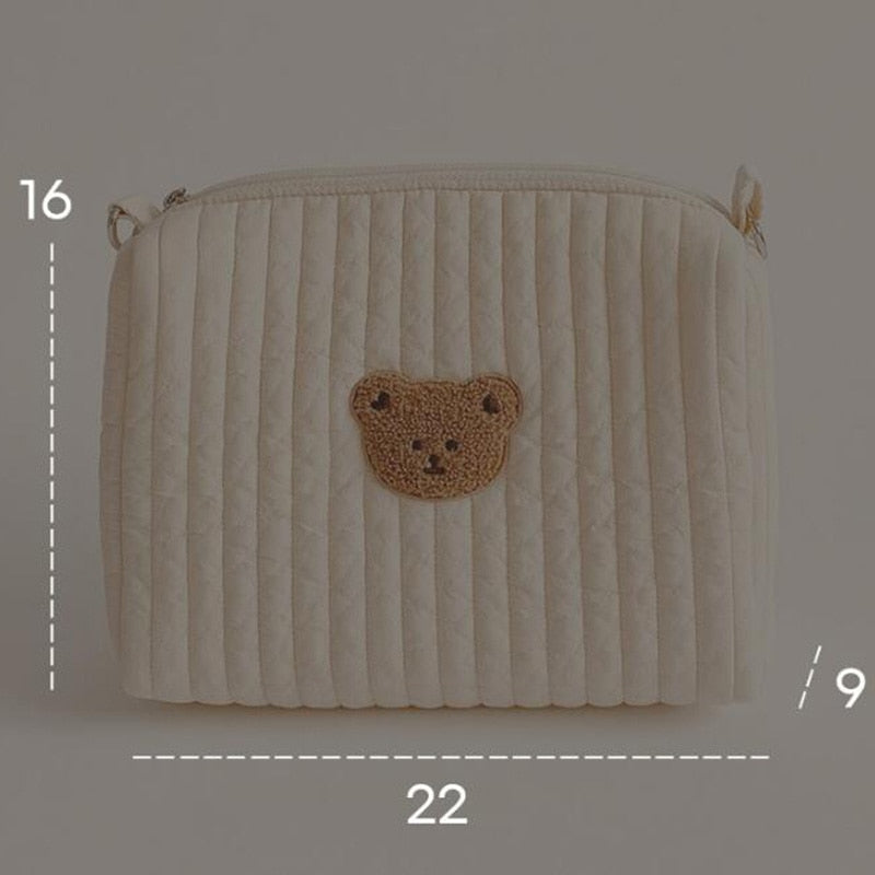 Charmante unisex beren luiertas voor nieuwe ouders. Een praktische en schattige verzorgingstas voor baby's spullen.