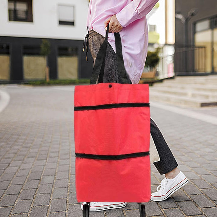 Praktische herbruikbare boodschappentas met wielen, compact opvouwbaar voor gemakkelijke opslag.