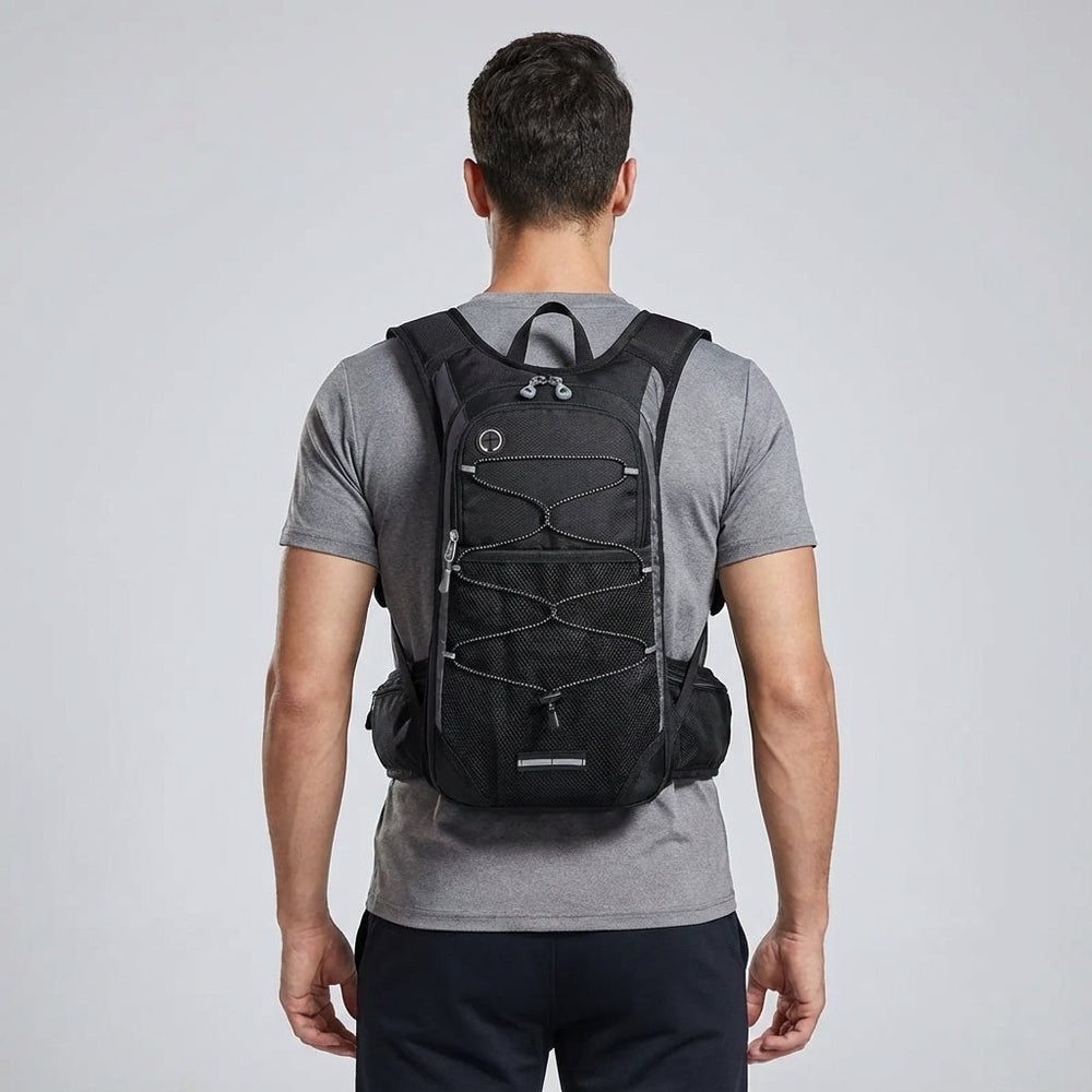 Pathcore outdoor rugzak, ergonomisch ontworpen voor comfortabel wandelen & fietsen.