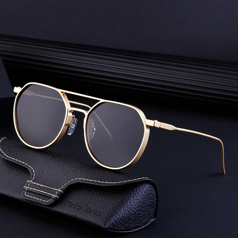 Unisex premium zonnebril met gedurfde stijl, perfect accessoire voor modebewuste individuen.