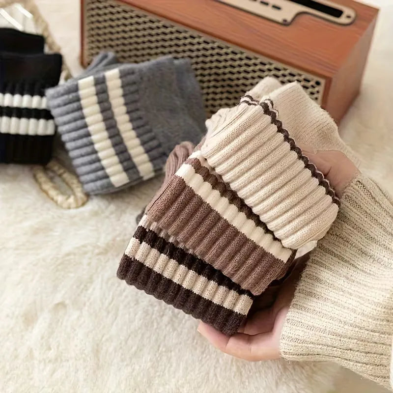 Duurzame unisex lange ribbed sokken. Comfortabele en trendy sokken voor herfst, winter en dagelijks gebruik.