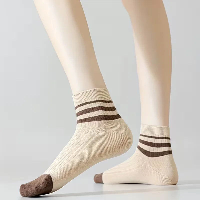 Comfortabele unisex sokken met ribstructuur en strepen. Duurzame 5-pack, perfect voor casual gebruik.