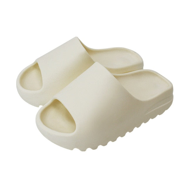 "Unisex slippers met antislipzool en lichtgewicht EVA-schuim, in speels ontwerp. Ideaal voor zomerplezier thuis of strand."