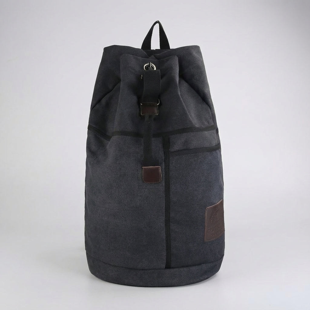 Moderne unisex rugzak met speciale vakken voor optimale organisatie, ideaal voor stedelijke avonturen en kantoor.
