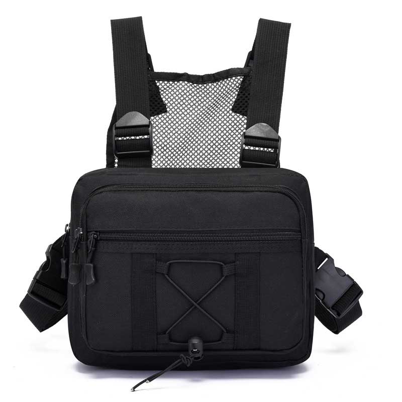 Lichtgewicht nylon tactische borsttas met verstelbare banden voor wandelen, airsoft en andere outdoor activiteiten.