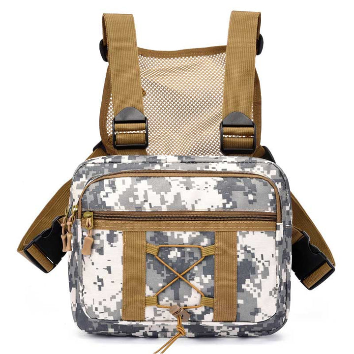 Essentiële survival borsttas van duurzaam waterdicht materiaal. Perfect voor outdoor avonturen en noodsituaties.
