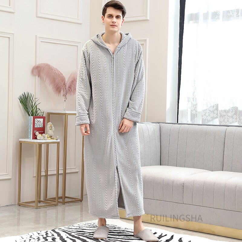 "Unisex thermo badjas met rits, lange mouwen en zakken, warm en comfortabel, ideaal voor koude dagen thuis."