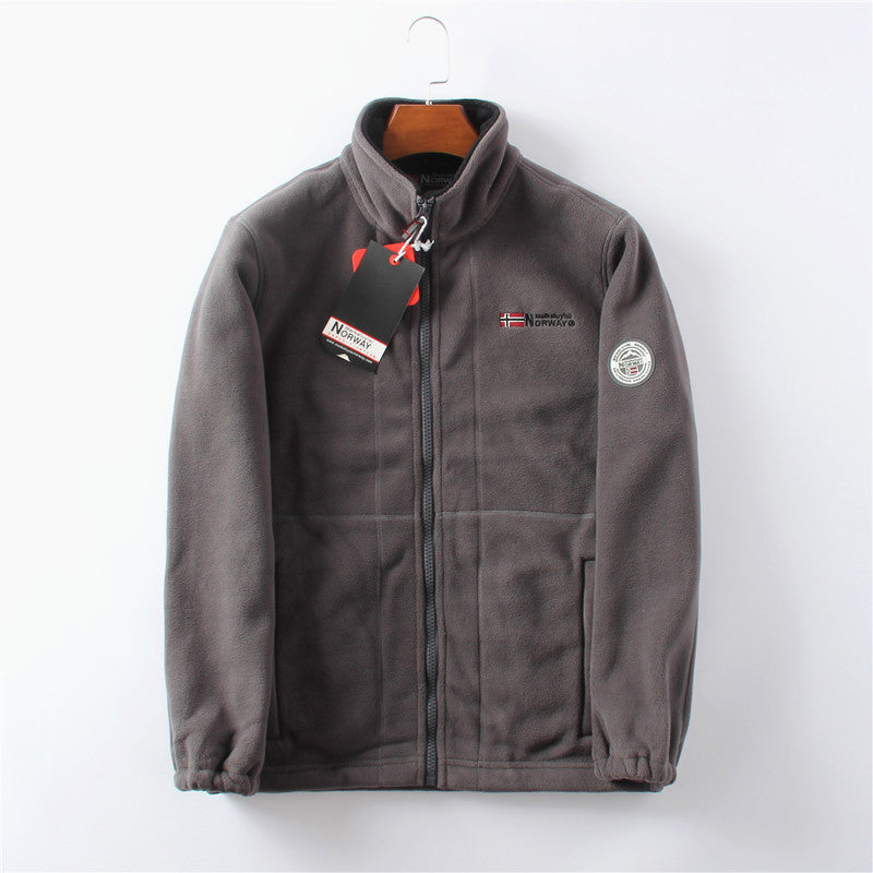 Unisex ultra warme fleece jas in zacht materiaal voor heren en dames, perfect voor koude winterdagen met praktische zakken.