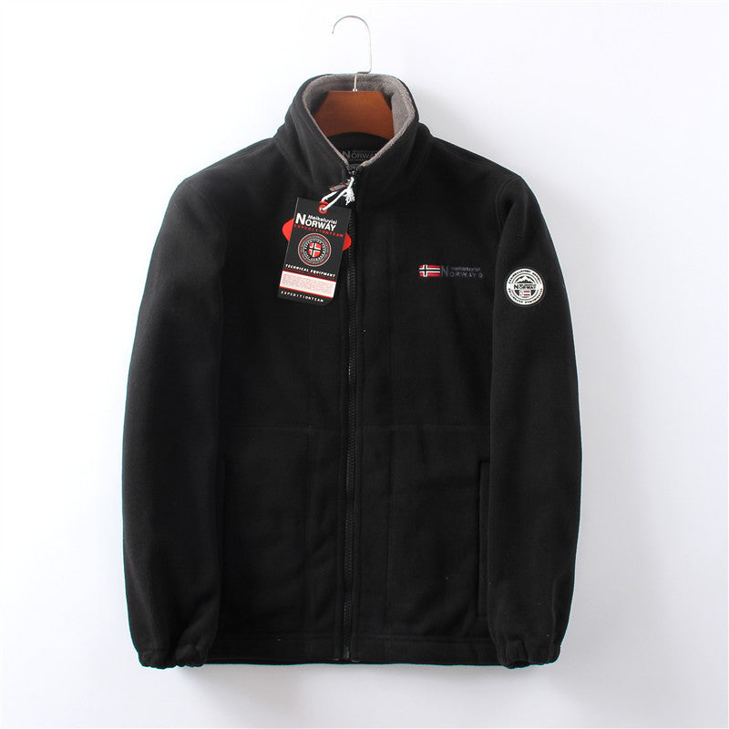 Unisex ultra warme fleece jas in zacht materiaal voor heren en dames, perfect voor koude winterdagen met praktische zakken.